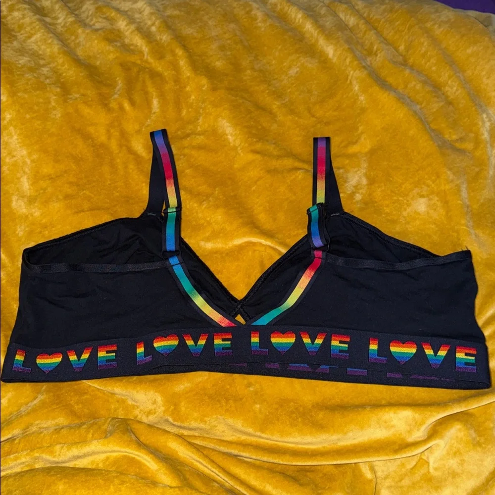 Torrid size 4 triangle cut-out bralette - Picture 5 of 5